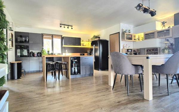 Maison à vendre    7 pièces • 190 m2 Combs-la-Ville