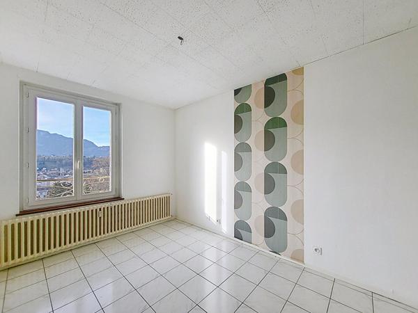 Appartement 4 pièces de 94 m² - Dernier étage avec ascenseur -Vue dégagée montagnes - Roche du Roi, Aix-les-Bains