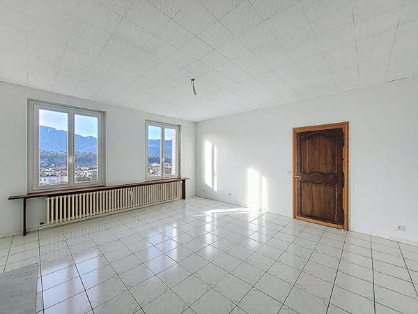 Appartement 4 pièces de 94 m² - Dernier étage avec ascenseur -Vue dégagée montagnes - Roche du Roi, Aix-les-Bains