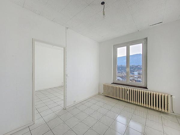 Appartement 4 pièces de 94 m² - Dernier étage avec ascenseur -Vue dégagée montagnes - Roche du Roi, Aix-les-Bains