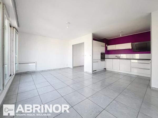 Appartement en duplex- Type 3 avec grande terrasse, balcon, cave et garage. WATTIGNIES