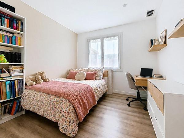 Maison familiale de 4 chambres avec piscine