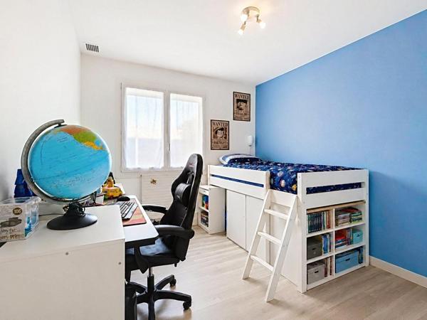 Maison familiale de 4 chambres avec piscine