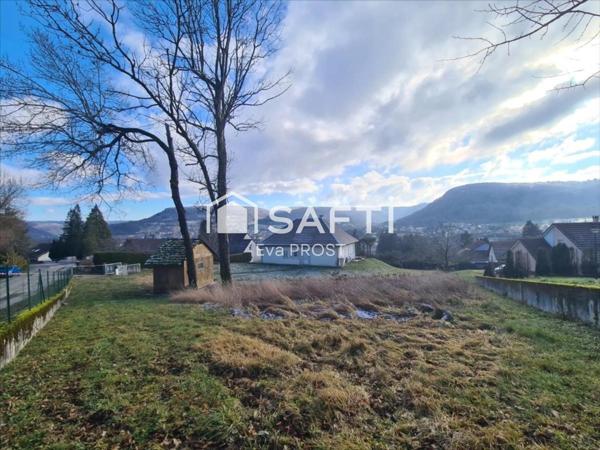 Terrain constructible de 899m2, Ornans.