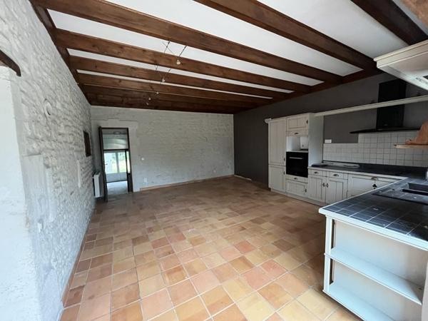 Maison à vendre 230 000 € Salles-d'Angles 5 p 243 m² DPE D
