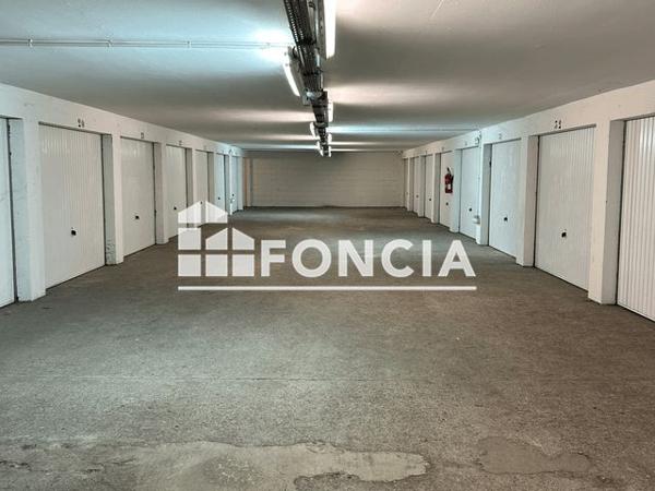 Location Parking 12 m² - 19 AVENUE DE PARIS Orleans 45000