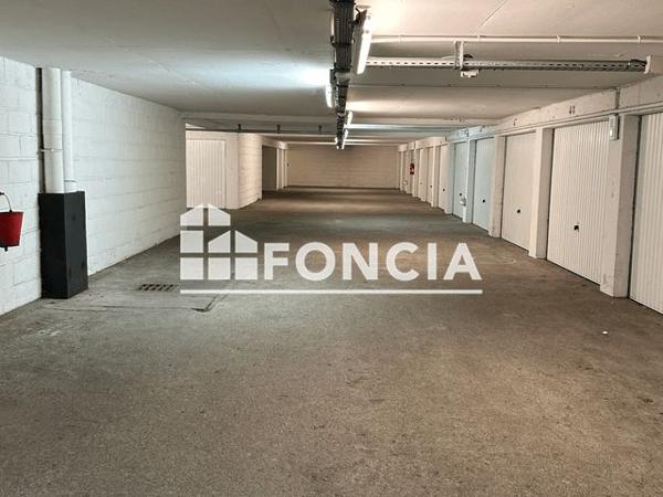 Location Parking 12 m² - 19 AVENUE DE PARIS Orleans 45000