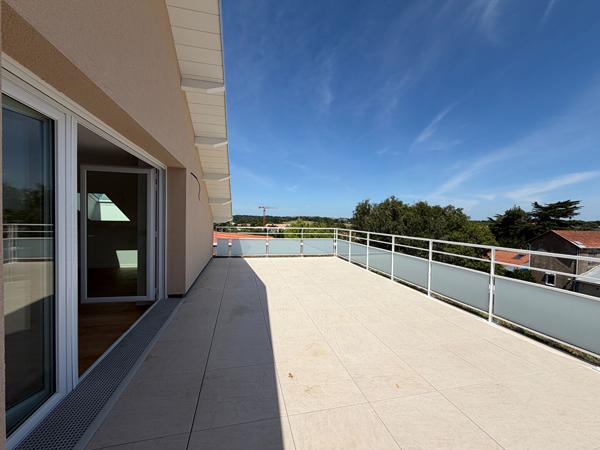 T4 DENIER ETAGE AVEC GRANDE TERRASSE A PROXIMITE DU PORT ET DE LA GARE , Pornic T4 DENIER ETAGE AVEC GRANDE TERRASSE A PROXIMITE DU PORT ET DE LA GARE , Pornic