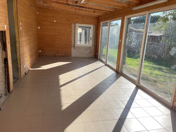 Maison - 2 chambres - jardin et 3 dépendances