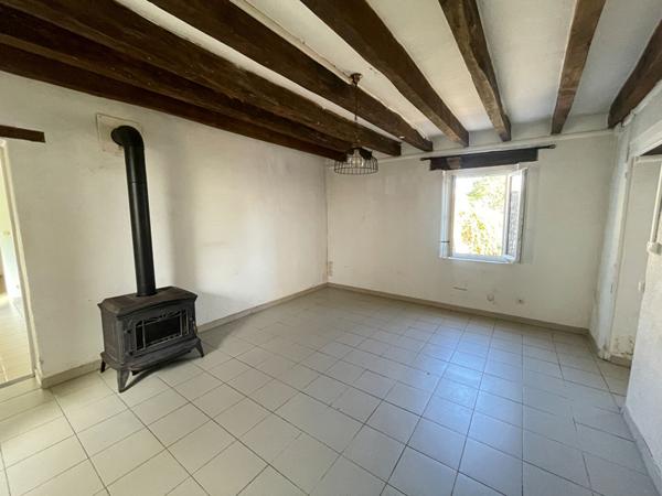 Maison - 2 chambres - jardin et 3 dépendances