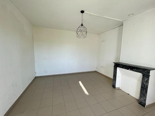 Maison - 2 chambres - jardin et 3 dépendances