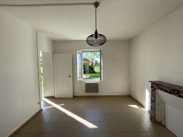 Maison - 2 chambres - jardin et 3 dépendances