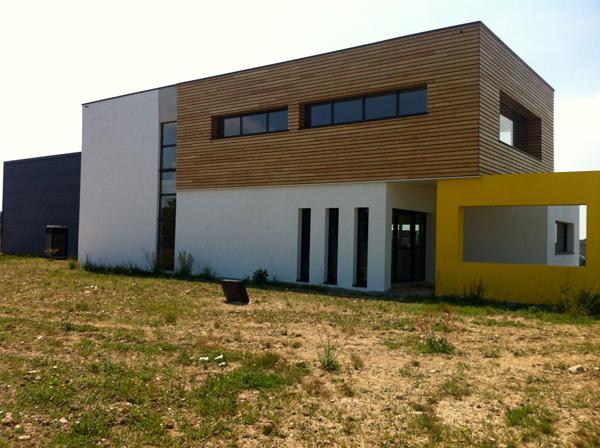 VENTE, ou LOCATION, Batiment d'activité 575 m² sur 4200 m2 avec visibilité - Pontchateau