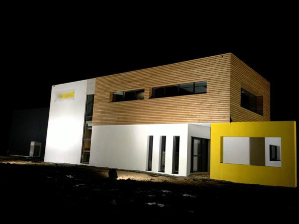 VENTE, ou LOCATION, Batiment d'activité 575 m² sur 4200 m2 avec visibilité - Pontchateau