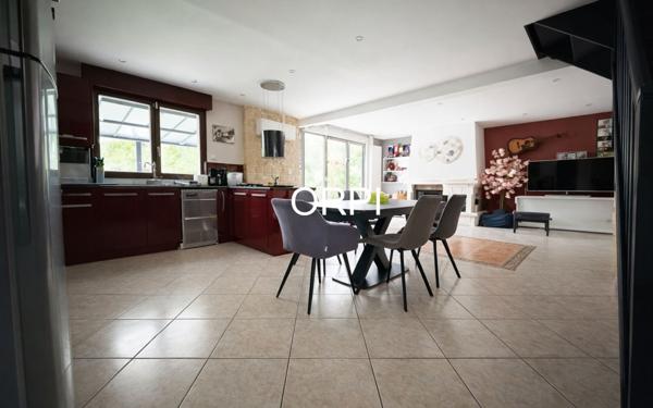 Maison à vendre    8 pièces • 162,89 m2 Vitry-sur-Seine