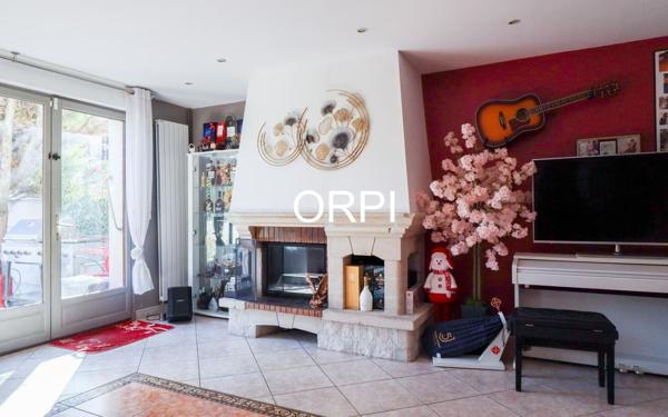 Maison à vendre    8 pièces • 162,89 m2 Vitry-sur-Seine