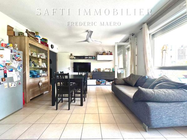 Idéalement situé dans une résidence récente