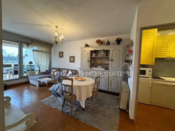 3 pièces Sanary sur mer, proche centre, terrasse 24 m2, piscine.