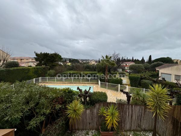 3 pièces Sanary sur mer, proche centre, terrasse 24 m2, piscine.