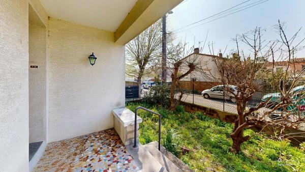 Maison à Carcassonne avec garage et jardin