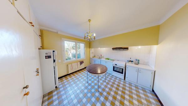 Maison à Carcassonne avec garage et jardin