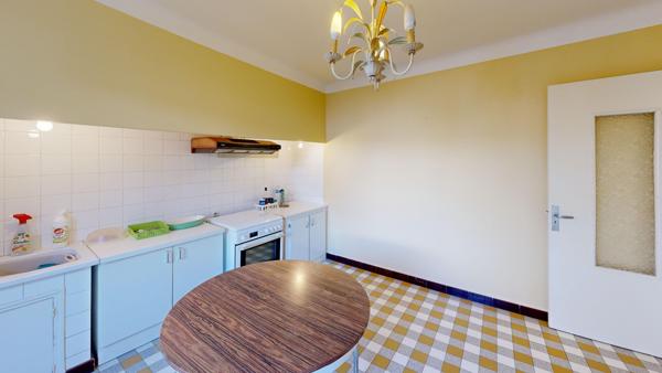 Maison à Carcassonne avec garage et jardin