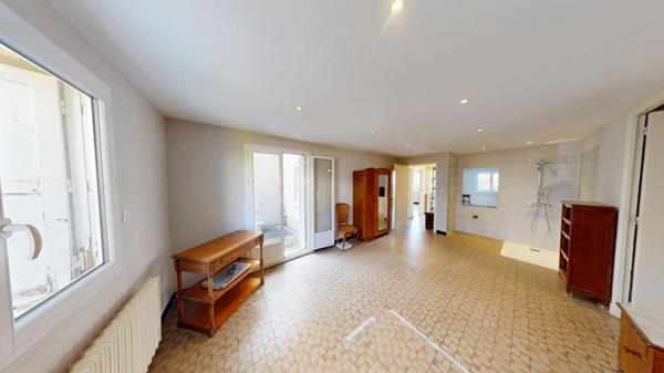 Maison à Carcassonne avec garage et jardin