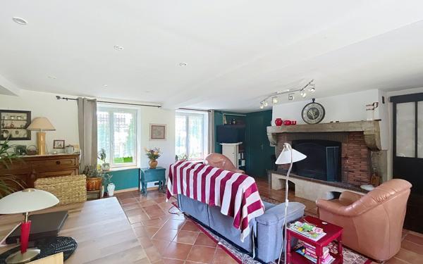 Maison à vendre    5 pièces • 156,96 m2 Brugheas