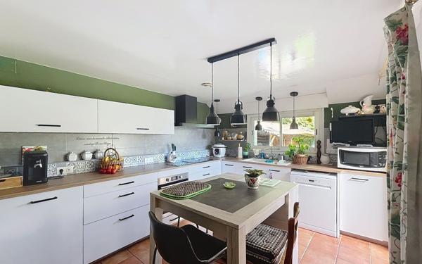 Maison à vendre    5 pièces • 156,96 m2 Brugheas