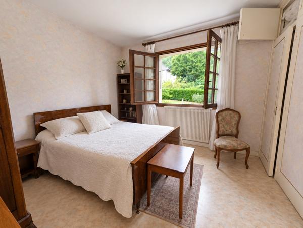 Maison
         7 pièces
        - 200 m² Exclusivité 589 000 € *