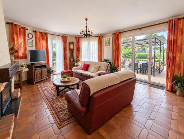 Maison
         7 pièces
        - 200 m² Exclusivité 589 000 € *