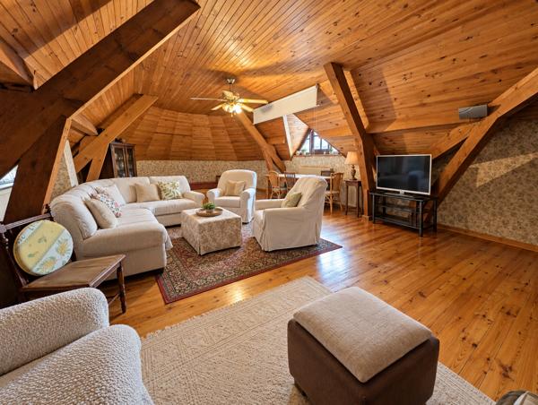 Maison
         7 pièces
        - 200 m² Exclusivité 589 000 € *