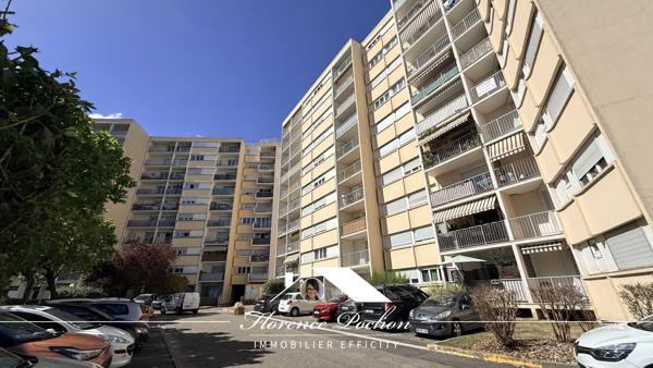 Appartement
         2 pièces
        - 52 m² Exclusivité 155 000 € *