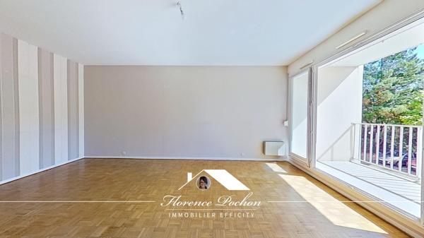 Appartement
         2 pièces
        - 52 m² Exclusivité 155 000 € *