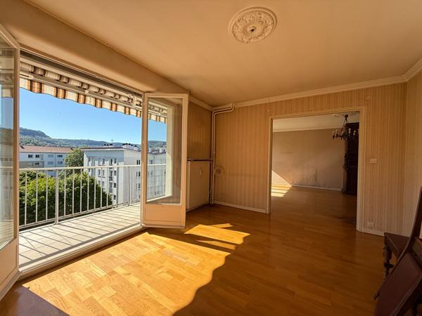 Appartement - 4 pièces - 99 m²