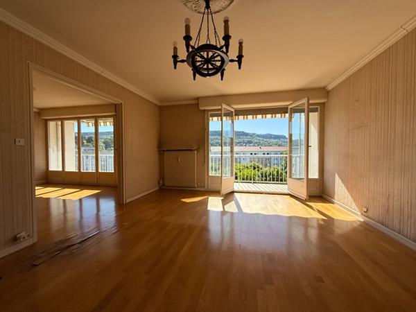 Appartement - 4 pièces - 99 m²