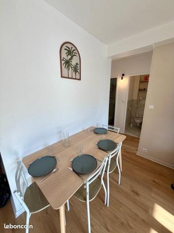 Chambre en colocation féminine — T4 meublé avec balcon