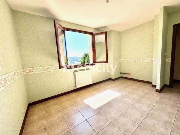 Maison 7 pièces - 132 m²