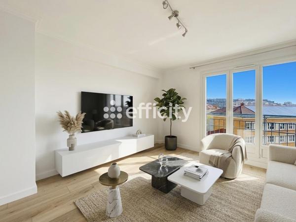 Appartement
         2 pièces
        - 50 m² Exclusivité 330 000 € *