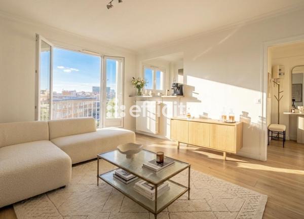 Appartement
         2 pièces
        - 50 m² Exclusivité 330 000 € *