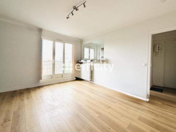 Appartement
         2 pièces
        - 50 m² Exclusivité 330 000 € *