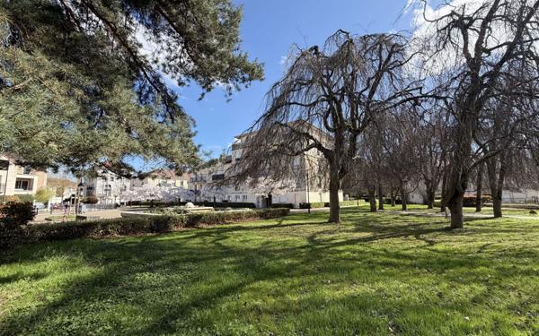 Appartement à vendre    3 pièces • 55,23 m2 Guyancourt