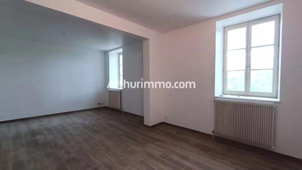 Location                                                      Appartement
                        
                     4 pièces                      89 m2                     à Lons-le-Saunier