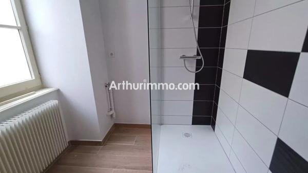 Location                                                      Appartement
                        
                     4 pièces                      89 m2                     à Lons-le-Saunier