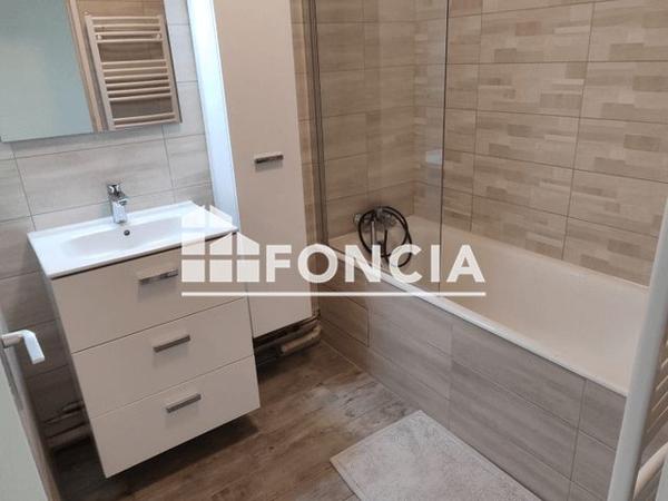 Location Appartement 4 pièces 81.7 m² - RESIDENCE TAHITI Billere 64140