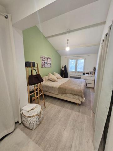 Maison Plein Pied Martigues 4 pièce(s) 79 m2 avec un jardin piscinable de 371m2 sans vis à vis