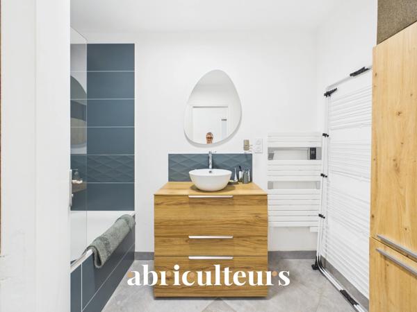 AIX EN PROVENCE : T4 d'exception, vaste pièce de vie & extérieur plein sud