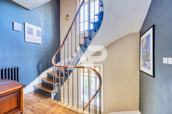 SEVRES RIVE DROITE - MAISON FAMILIALE 5 chambres €1 365 000 ** - Référence 540-S