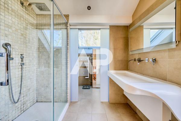 SEVRES RIVE DROITE - MAISON FAMILIALE 5 chambres €1 365 000 ** - Référence 540-S