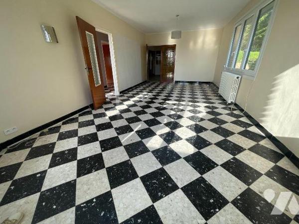 Maison à vendre à Saint-Pol-sur-Ternoise 
A vendre A proximité du centre ville un plain-pied d...